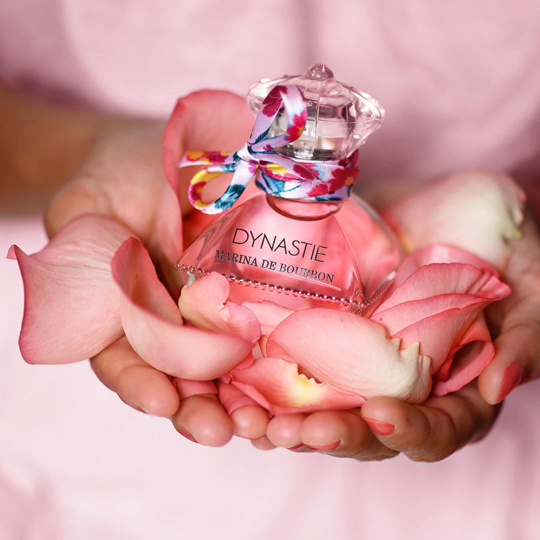 MY DYNASTIE PRINCESS 50ml Gift Set - A pouch and the perfumed body lotion offered